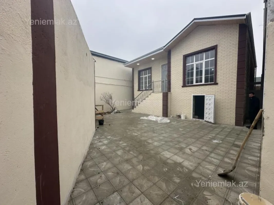 Satılır 4 otaqlı həyət evi 130 m²
