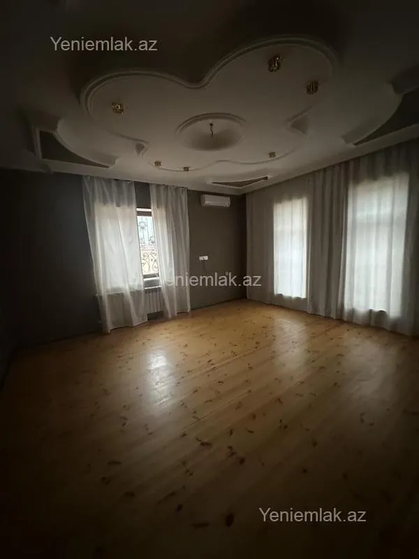 Satılır 10 otaqlı həyət evi 450 m²