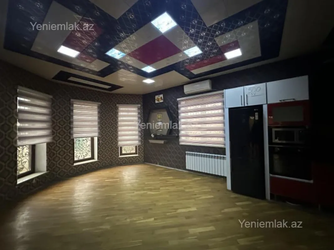 Satılır 10 otaqlı həyət evi 450 m²