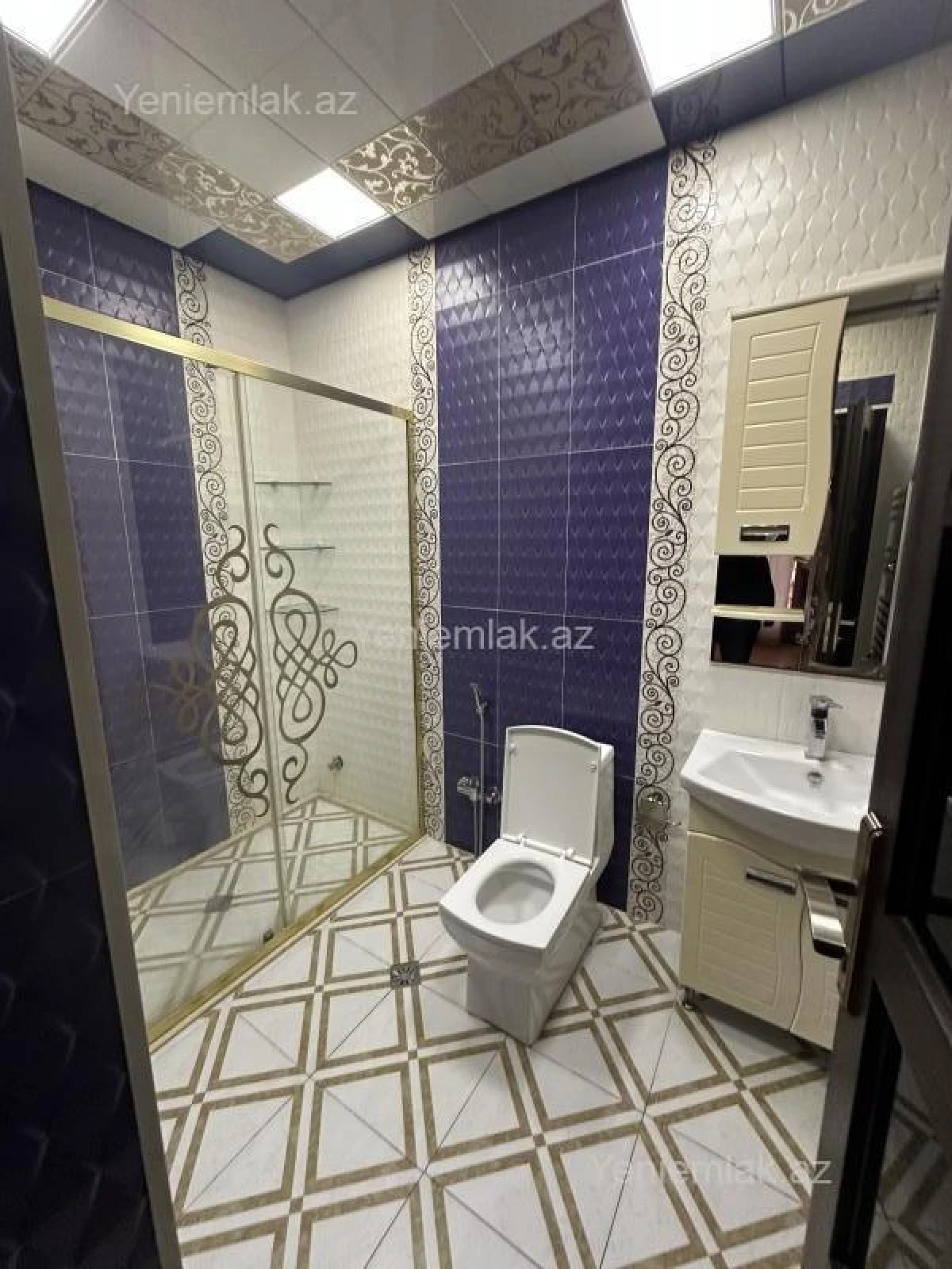 Satılır 10 otaqlı həyət evi 450 m²