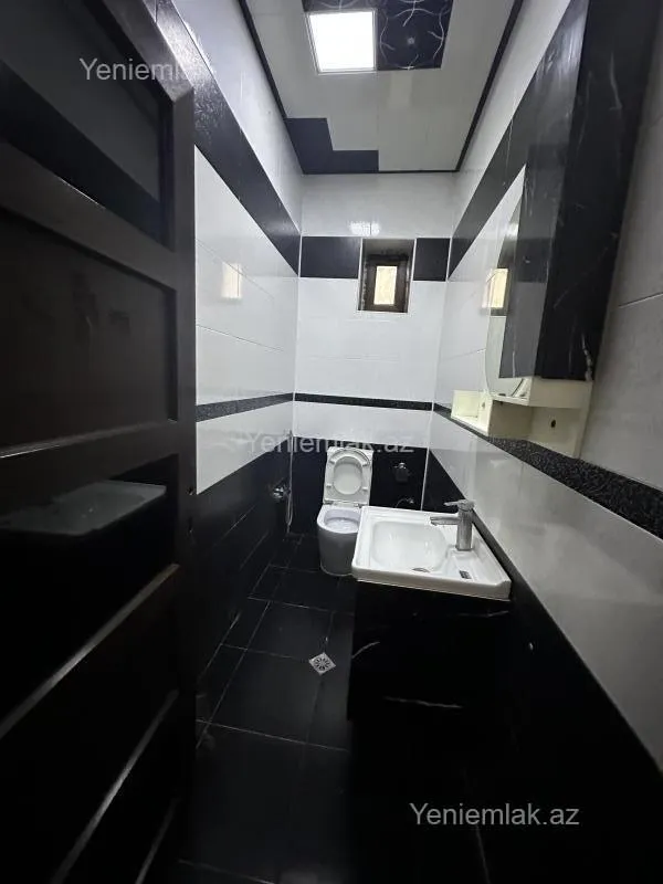 Satılır 10 otaqlı həyət evi 450 m²