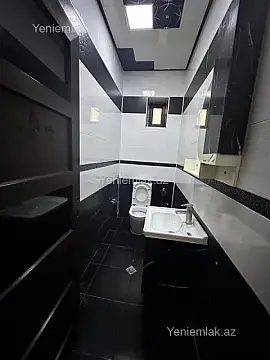 Satılır 10 otaqlı həyət evi 450 m²