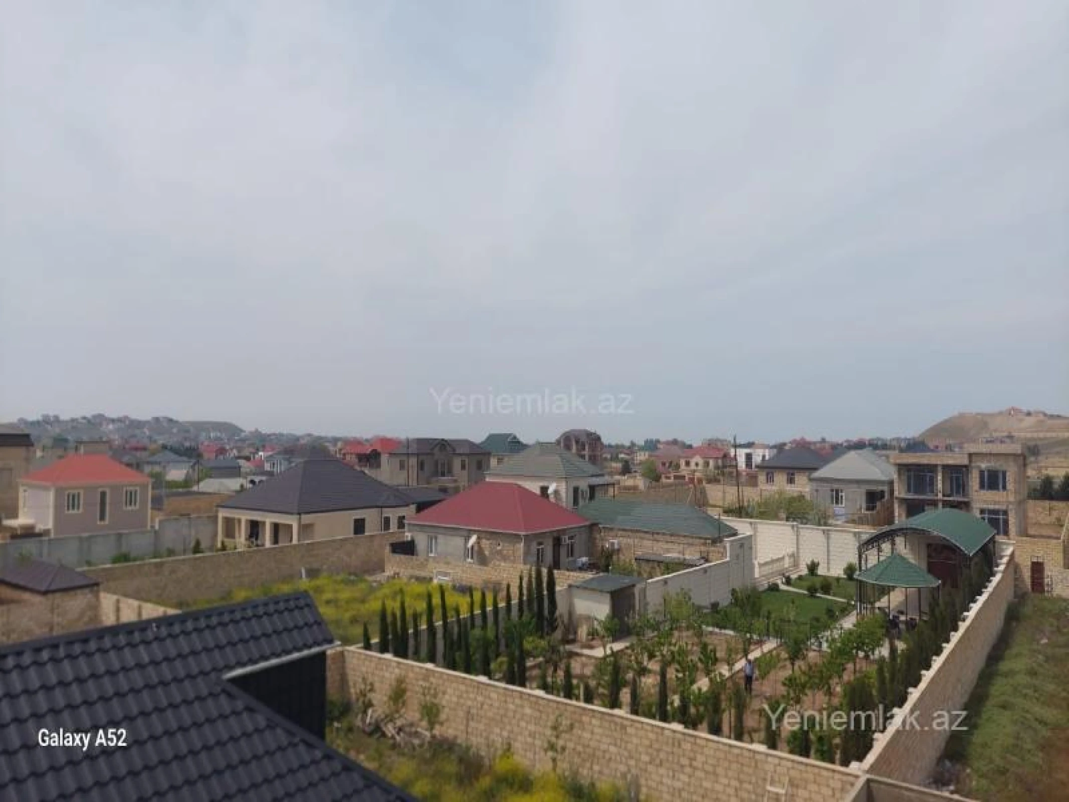 Satılır 5 otaqlı həyət evi 320 m²