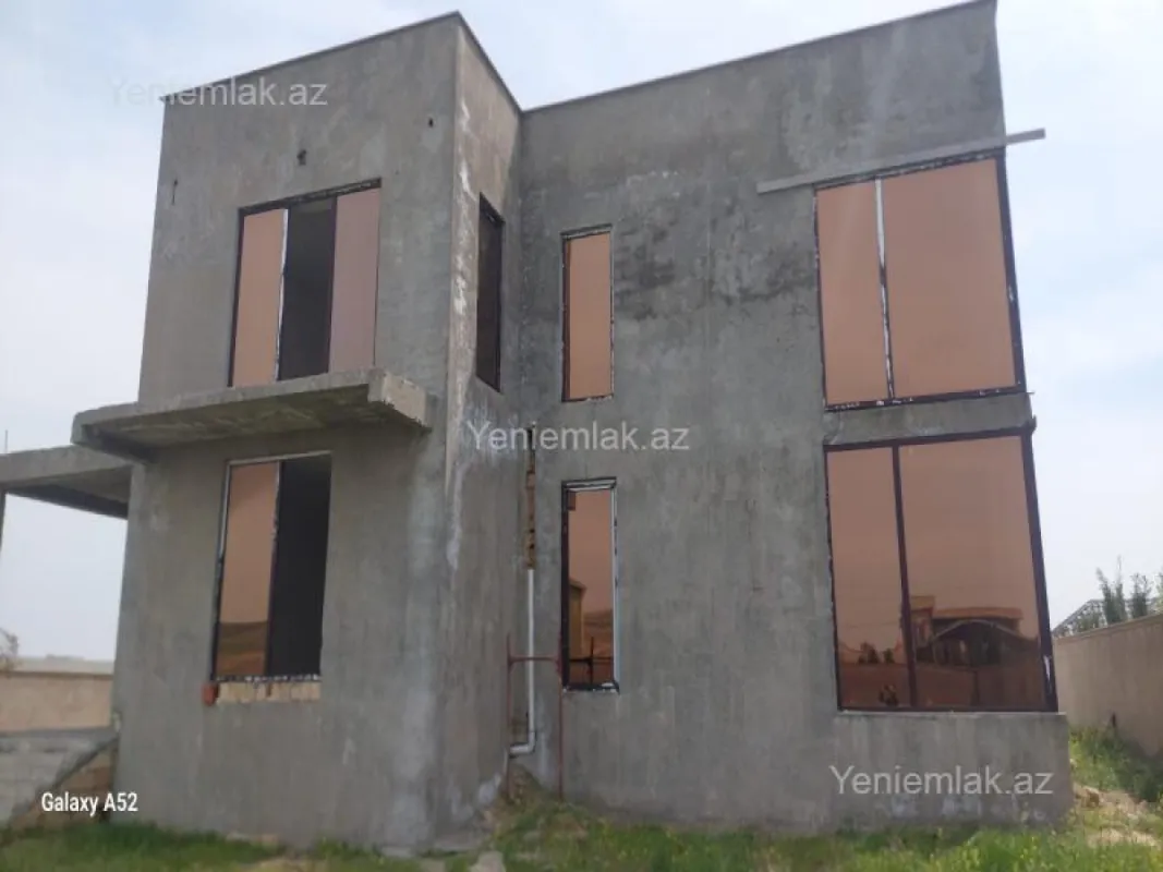 Satılır 5 otaqlı həyət evi 320 m²
