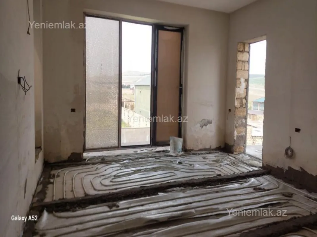 Satılır 5 otaqlı həyət evi 320 m²