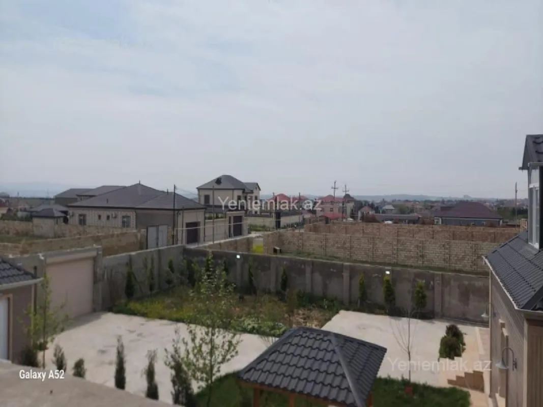 Satılır 5 otaqlı həyət evi 320 m²