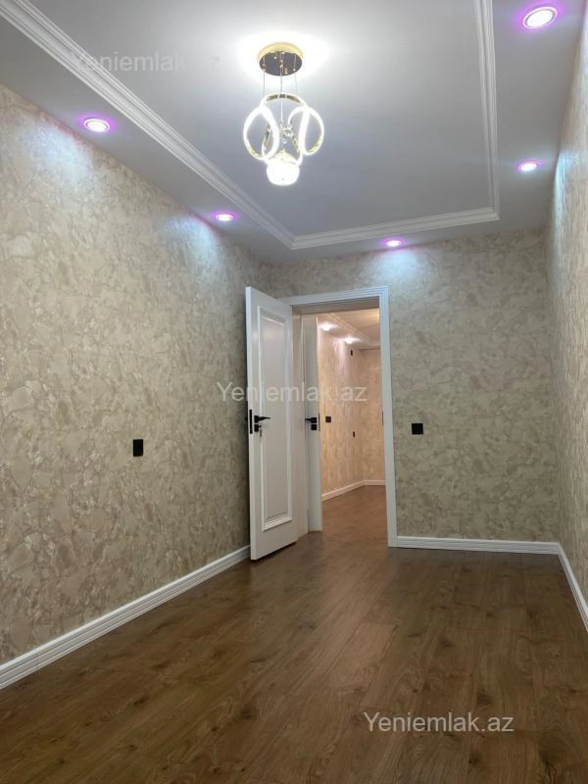 Satılır 2 otaqlı köhnə tikili 45 m²