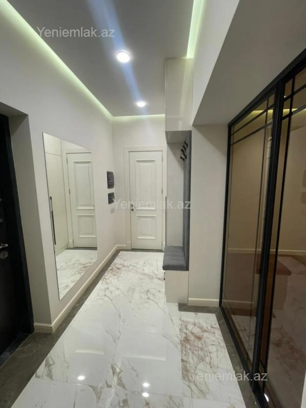 Satılır 3 otaqlı yeni tikili 67 m²