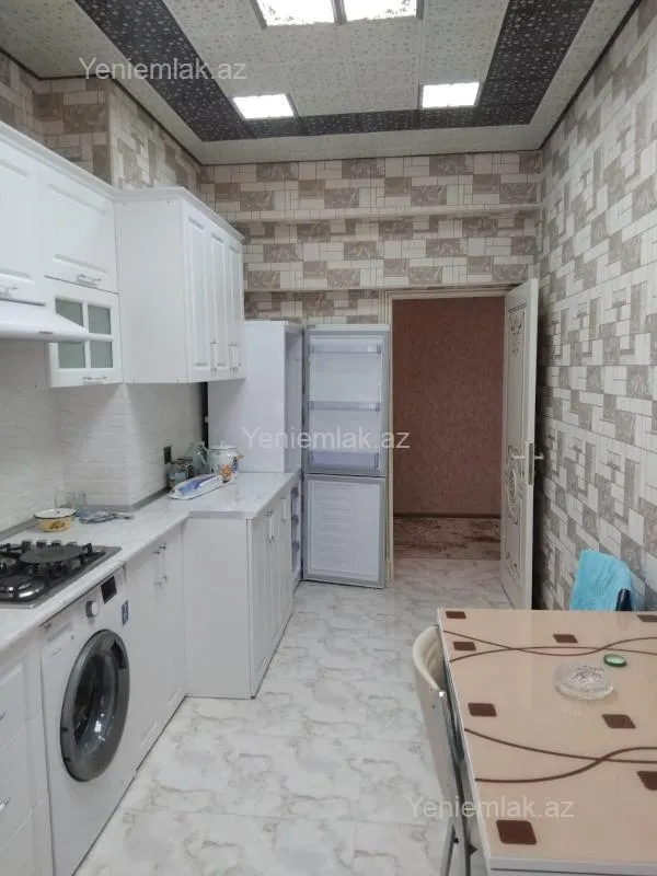 Satılır 2 otaqlı köhnə tikili 75 m²