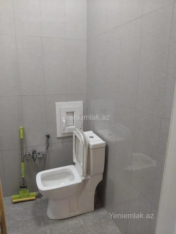 Satılır 2 otaqlı köhnə tikili 75 m²