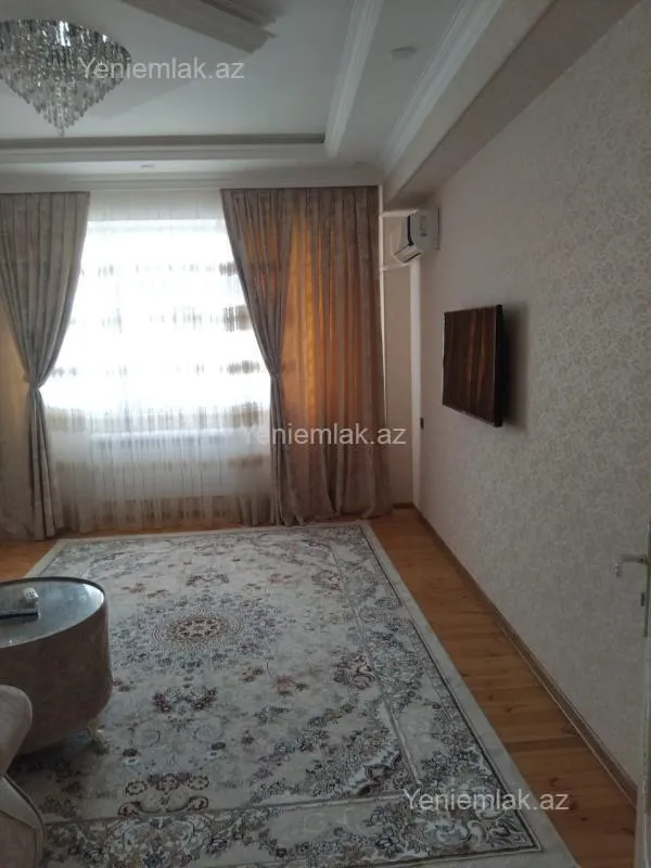 Satılır 2 otaqlı köhnə tikili 75 m²