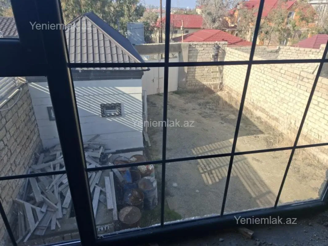 Satılır 5 otaqlı həyət evi 210 m²