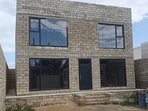 Satılır 5 otaqlı həyət evi 210 m²