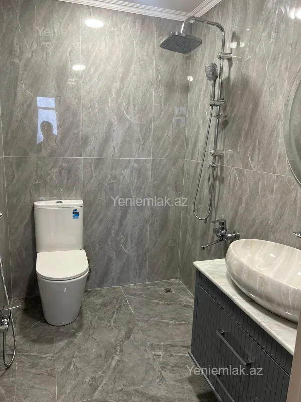 Satılır 4 otaqlı yeni tikili 200 m²