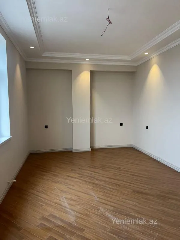 Satılır 4 otaqlı yeni tikili 200 m²