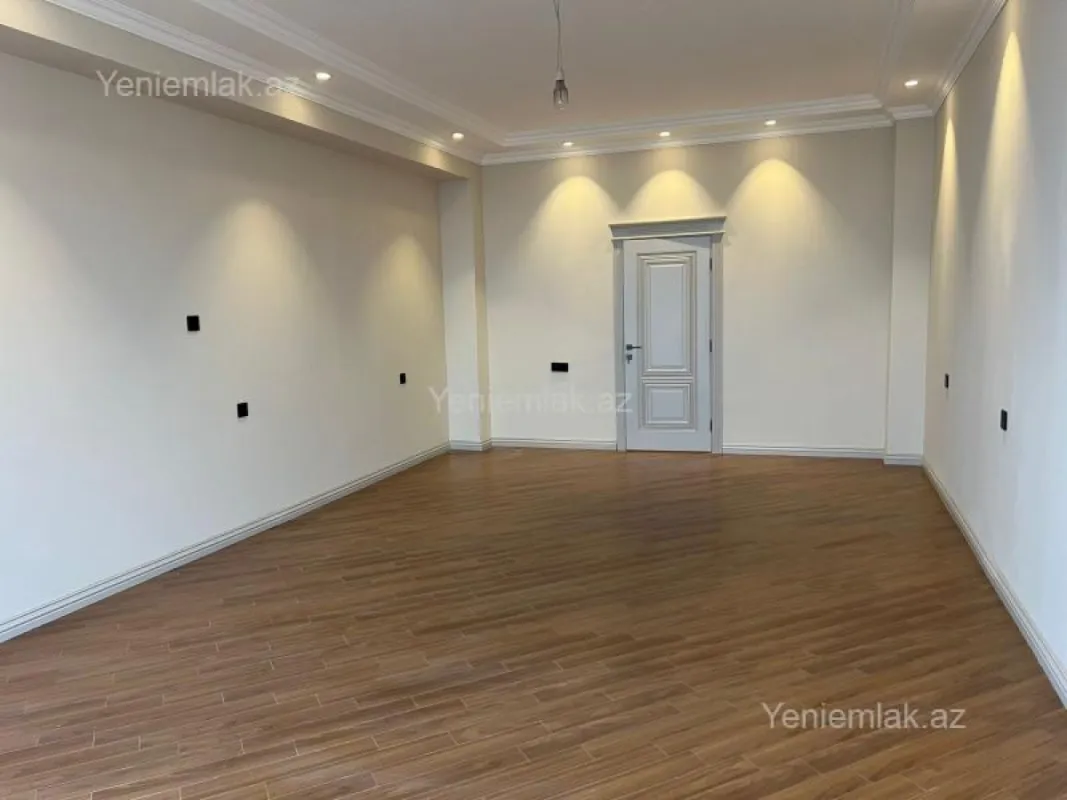 Satılır 4 otaqlı yeni tikili 200 m²