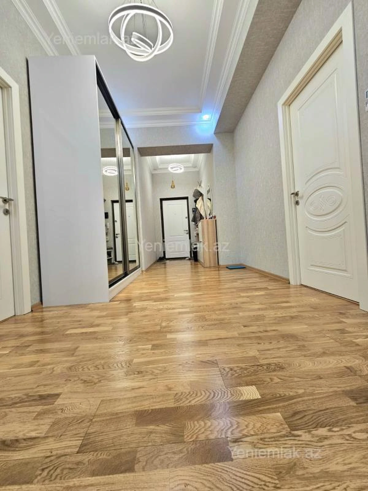 Satılır 3 otaqlı yeni tikili 110 m²