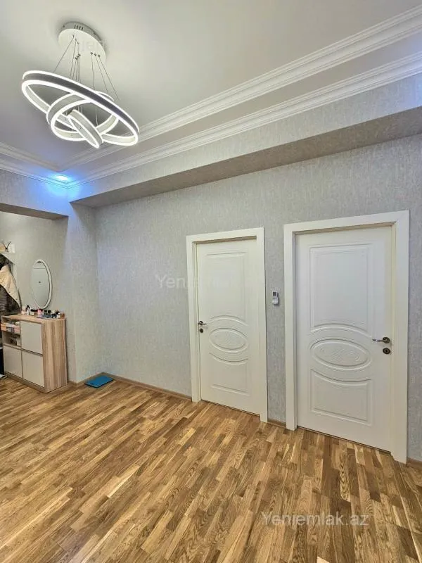 Satılır 3 otaqlı yeni tikili 110 m²