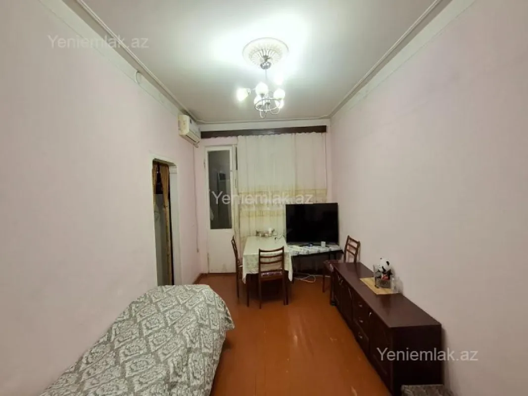 Satılır 2 otaqlı köhnə tikili 53 m²