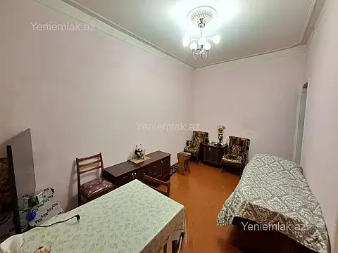 Satılır 2 otaqlı köhnə tikili 53 m²