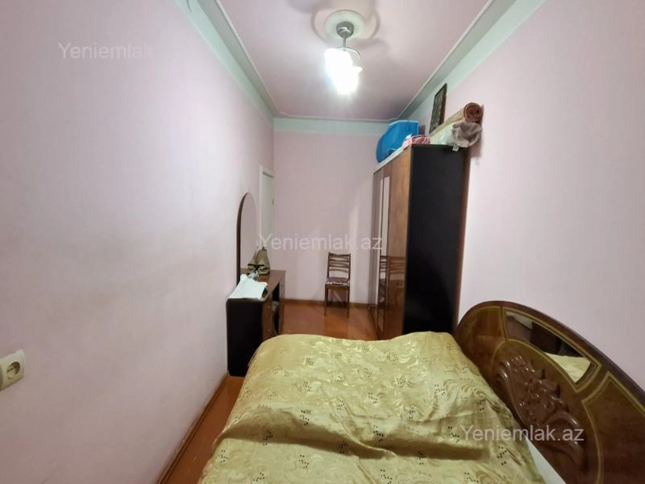 Satılır 2 otaqlı köhnə tikili 53 m²
