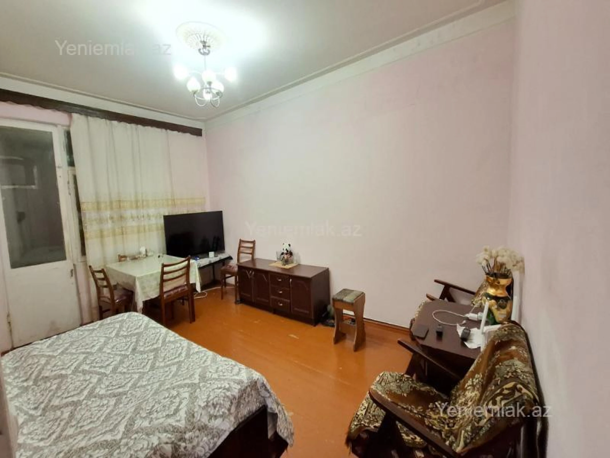 Satılır 2 otaqlı köhnə tikili 53 m²