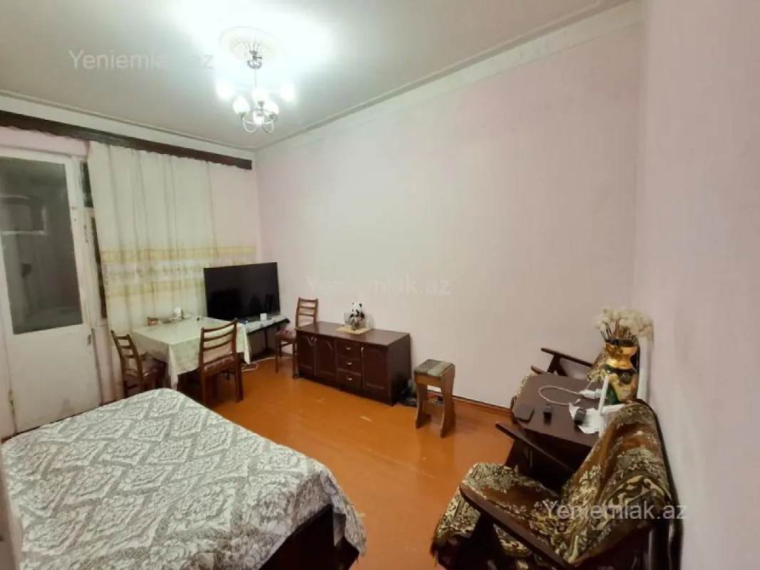 Satılır 2 otaqlı köhnə tikili 53 m²