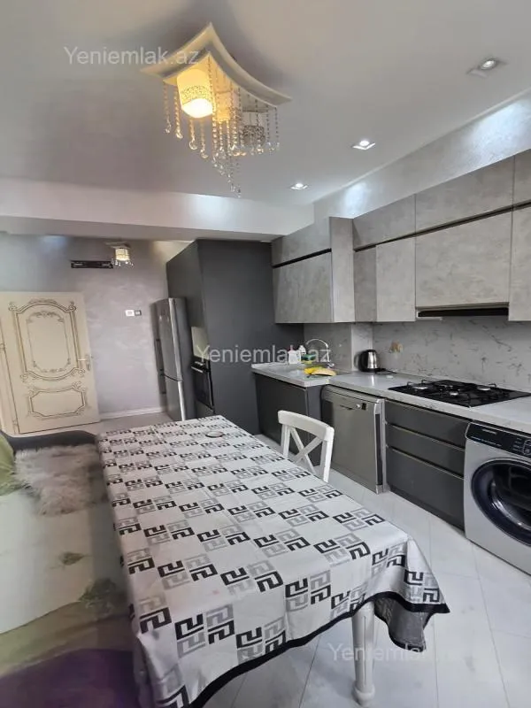 Satılır 3 otaqlı yeni tikili 125 m²