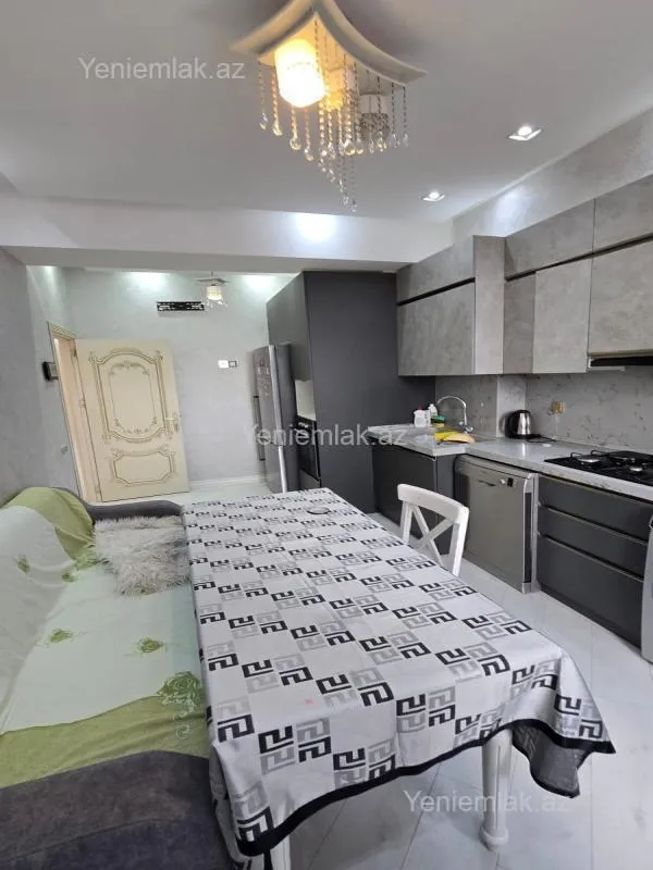 Satılır 3 otaqlı yeni tikili 125 m²