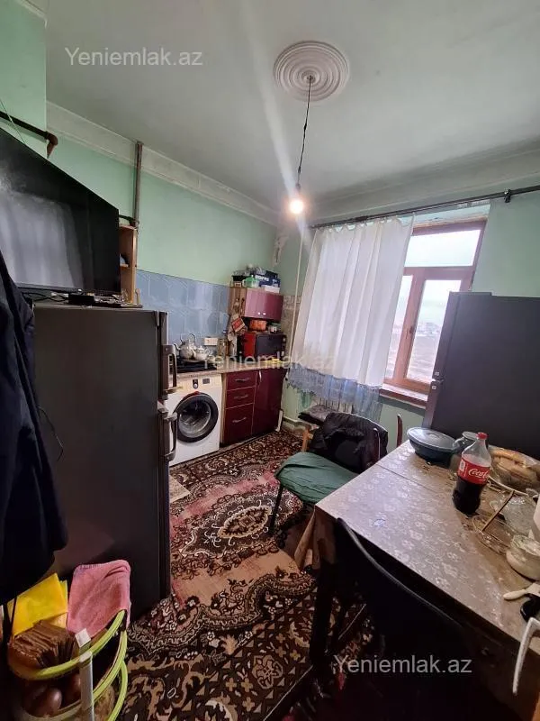 Satılır 2 otaqlı köhnə tikili 60 m²