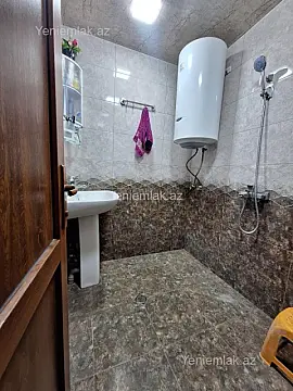 Satılır 2 otaqlı köhnə tikili 60 m²