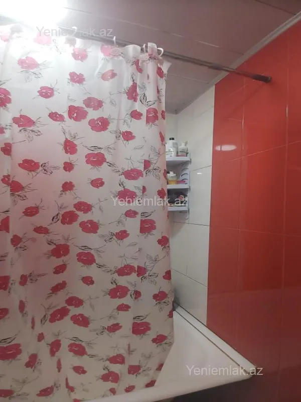 Satılır 3 otaqlı köhnə tikili 82.8 m²