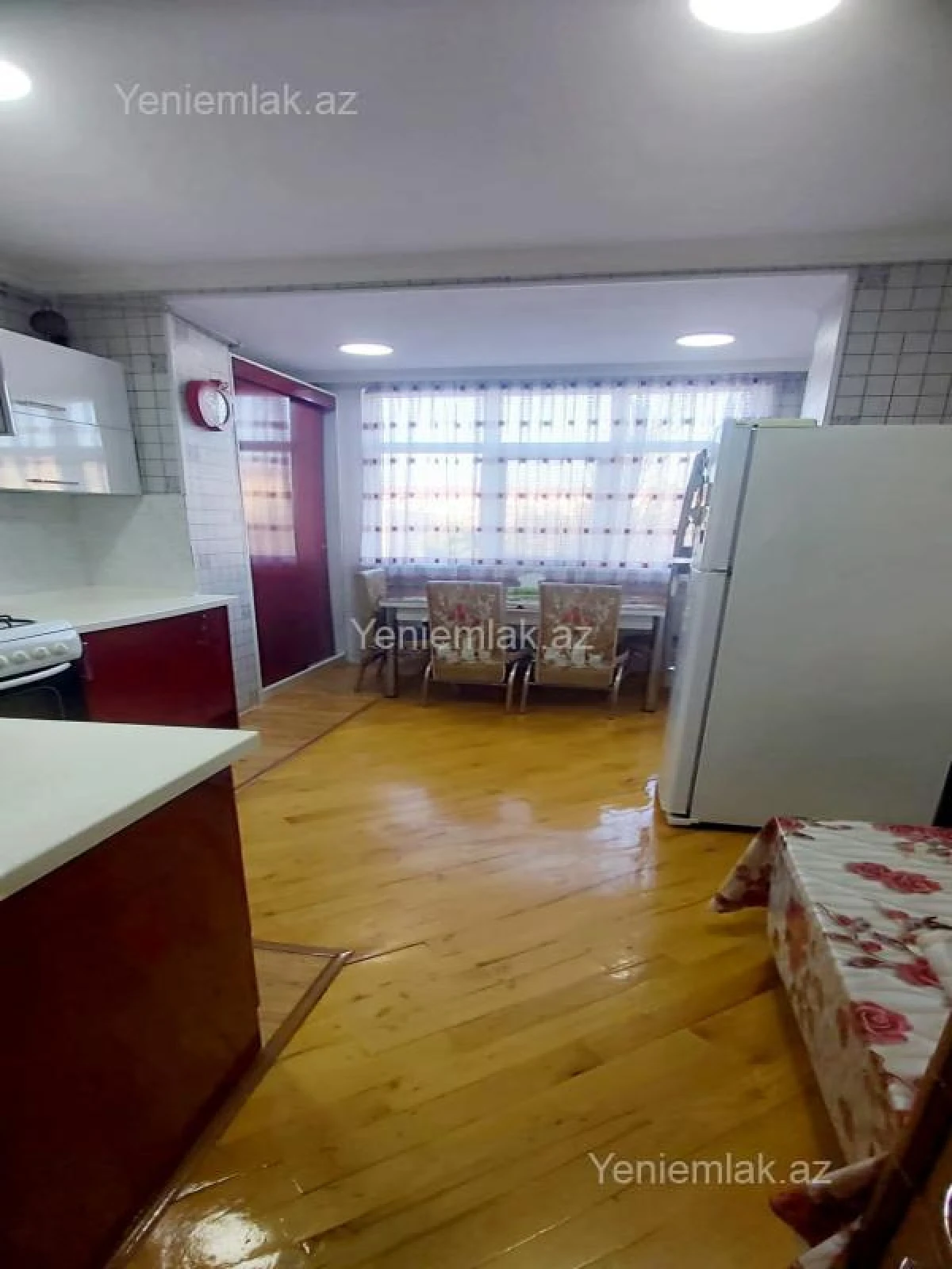 Satılır 3 otaqlı köhnə tikili 82.8 m²