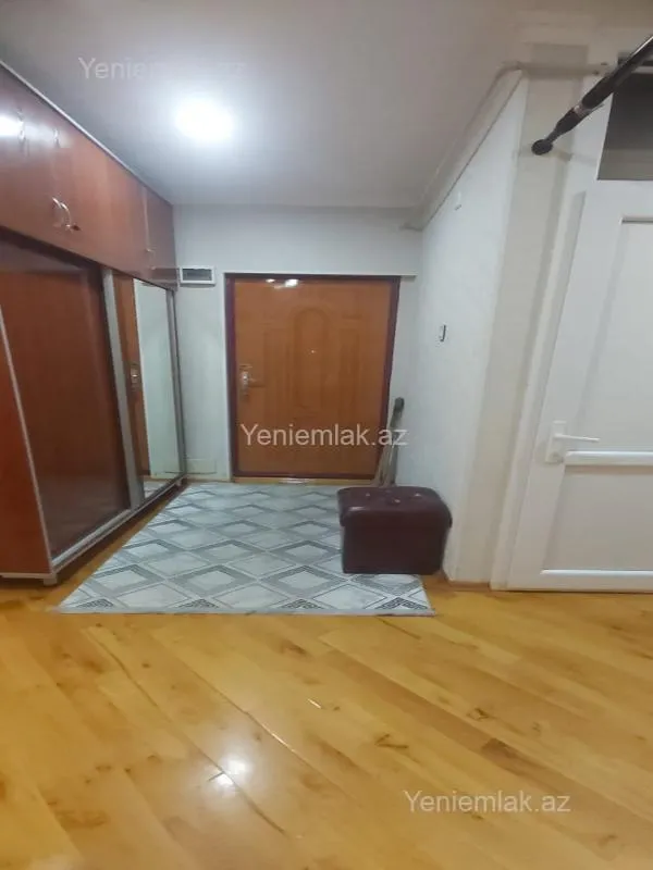 Satılır 3 otaqlı köhnə tikili 82.8 m²