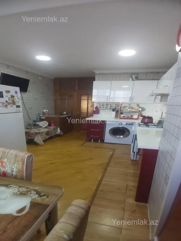 Satılır 3 otaqlı köhnə tikili 82.8 m²