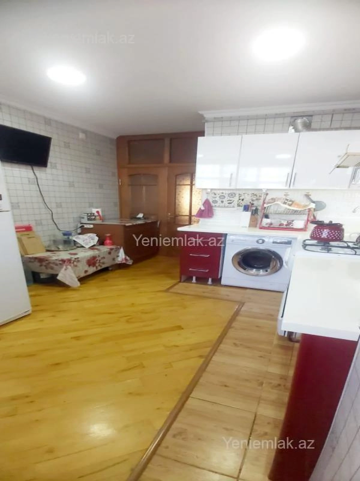 Satılır 3 otaqlı köhnə tikili 82.8 m²