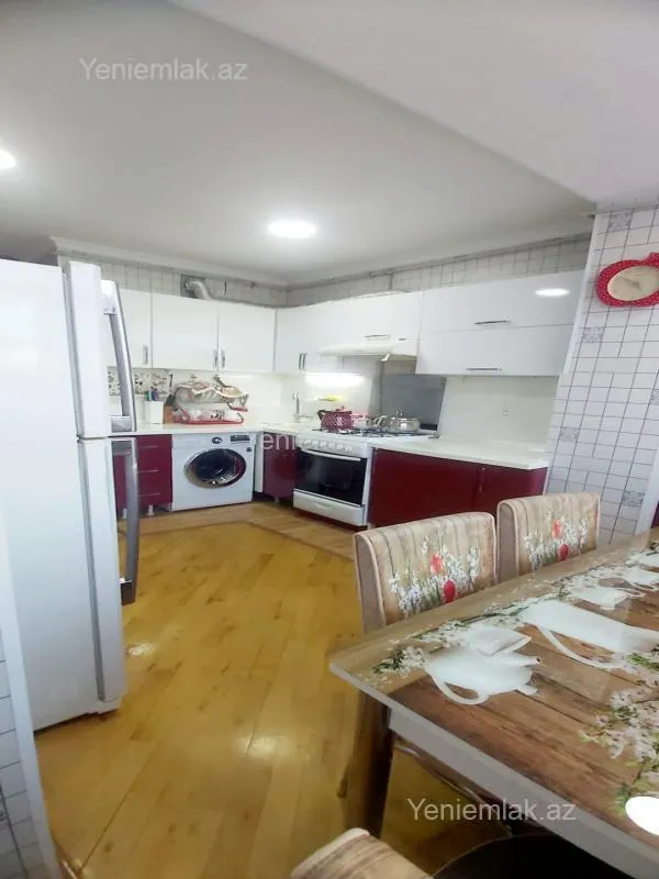 Satılır 3 otaqlı köhnə tikili 82.8 m²