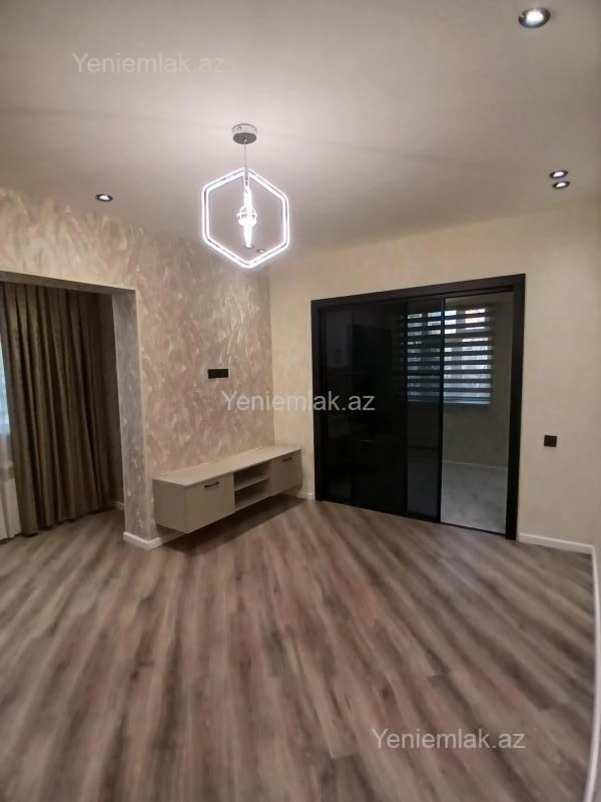 Satılır 2 otaqlı köhnə tikili 45 m²