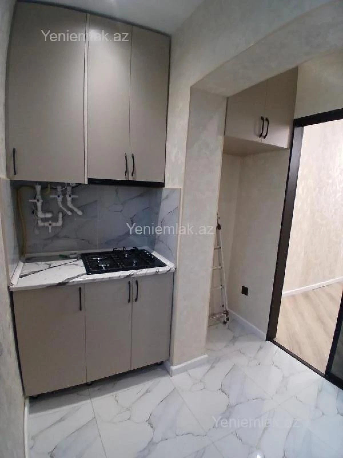 Satılır 2 otaqlı köhnə tikili 45 m²