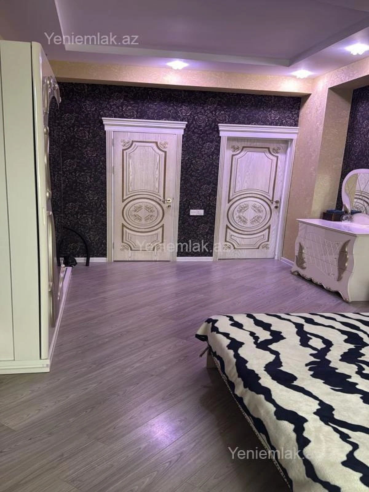 Satılır 4 otaqlı yeni tikili 155.8 m²