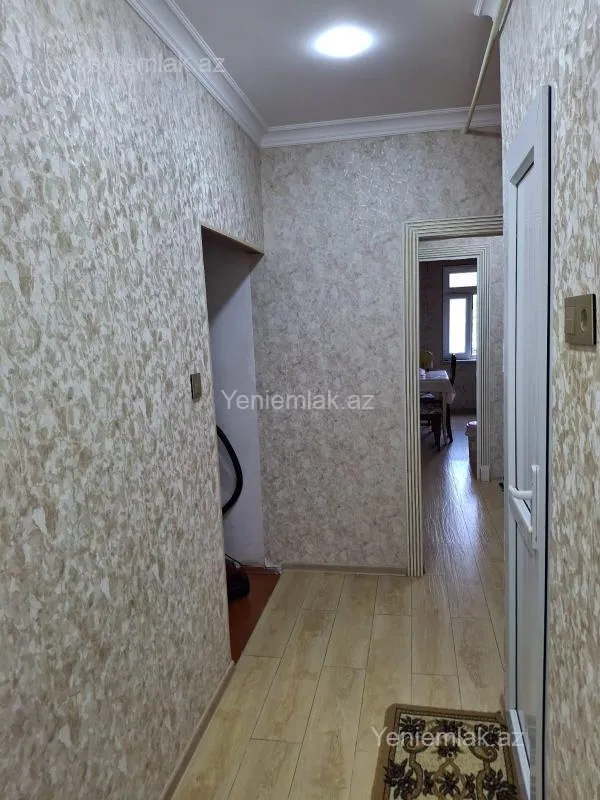 Satılır 4 otaqlı köhnə tikili 93 m²