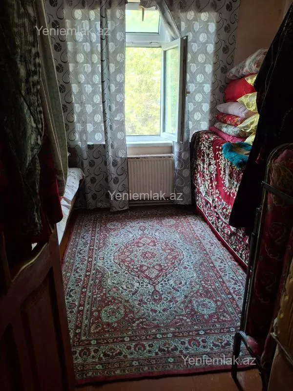Satılır 4 otaqlı köhnə tikili 93 m²