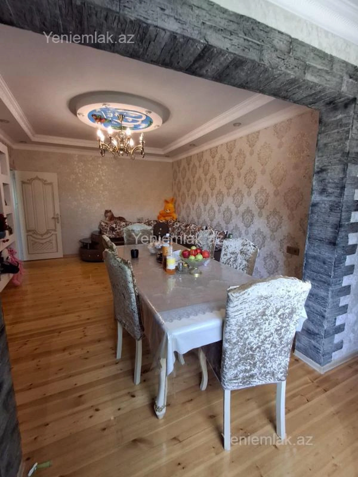 Satılır 4 otaqlı köhnə tikili 93 m²