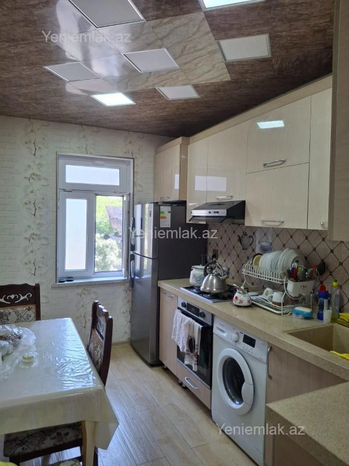 Satılır 4 otaqlı köhnə tikili 93 m²