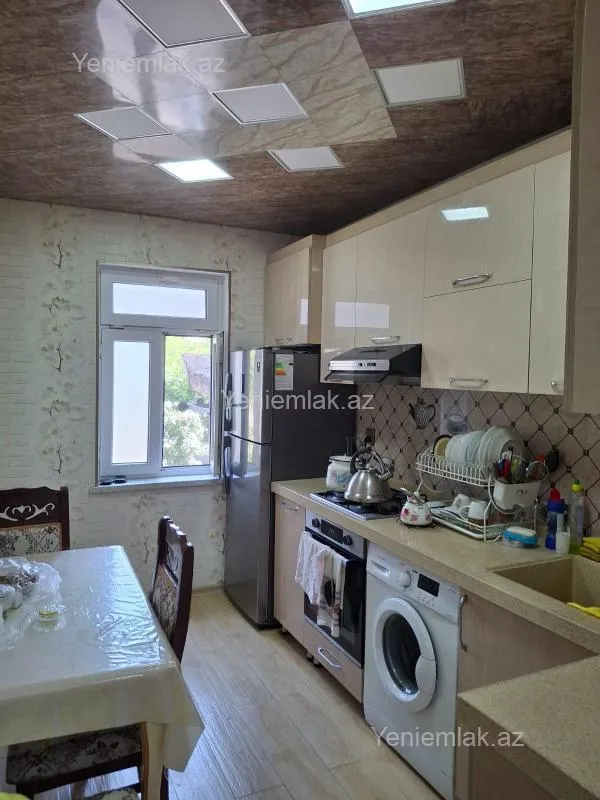 Satılır 4 otaqlı köhnə tikili 93 m²