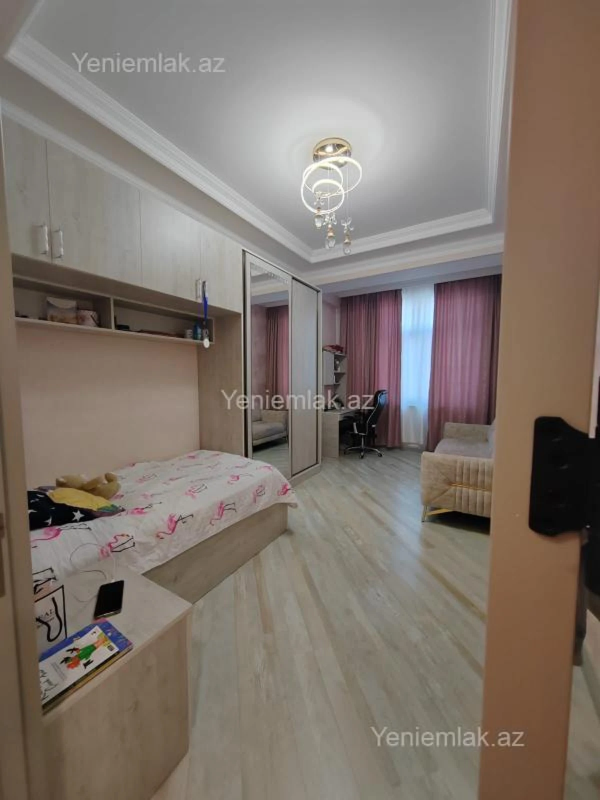 Satılır 3 otaqlı yeni tikili 116.5 m²