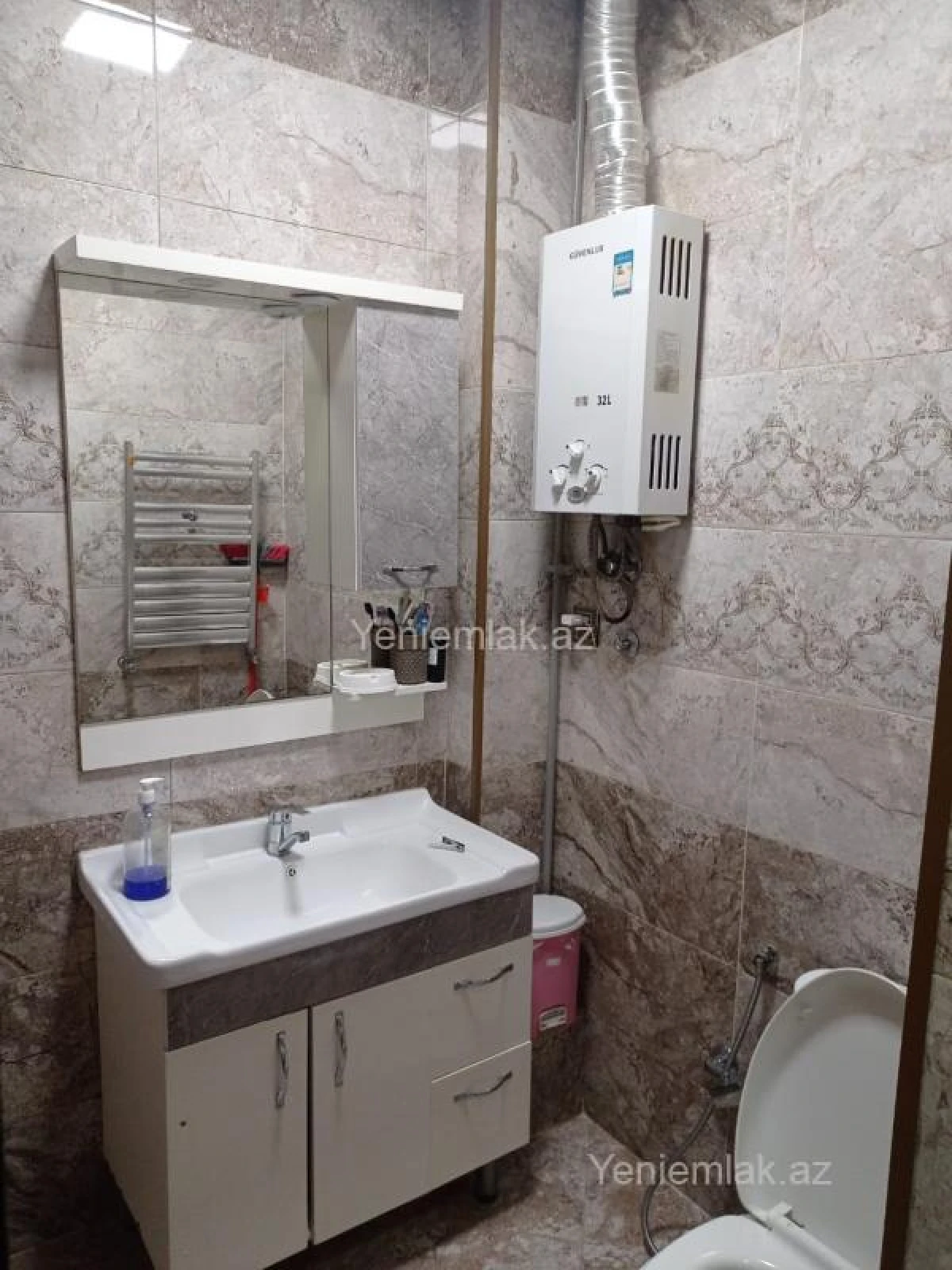 Satılır 2 otaqlı köhnə tikili 55 m²
