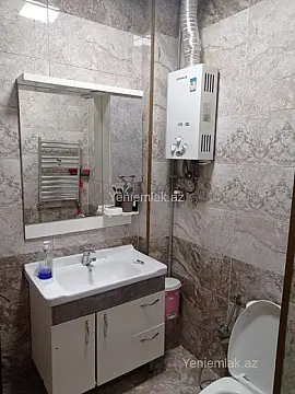 Satılır 2 otaqlı köhnə tikili 55 m²