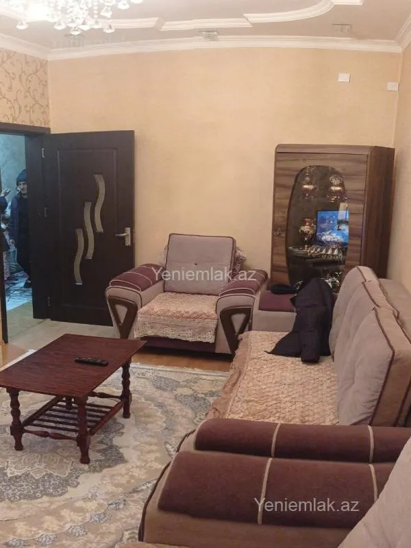 Satılır 2 otaqlı köhnə tikili 55 m²