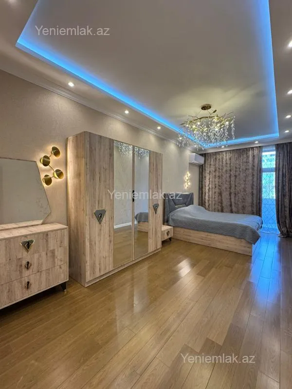 Satılır 3 otaqlı yeni tikili 115 m²